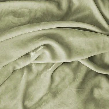 St Genève | Divina | Sumptuous Silk Velvet Throw