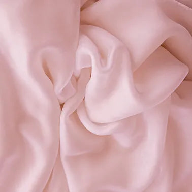 St Genève | Divina | Sumptuous Silk Velvet Throw