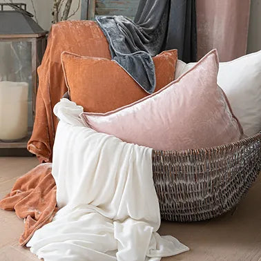 St Genève | Divina | Sumptuous Silk Velvet Throw