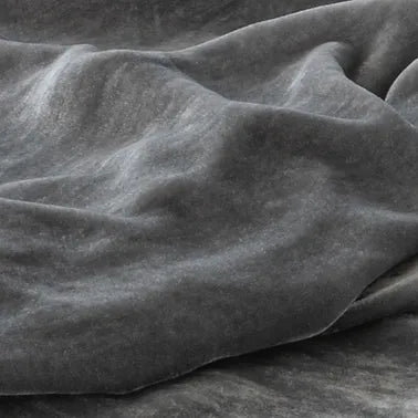 St Genève | Divina | Sumptuous Silk Velvet Throw