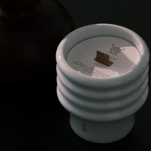 Throne Scented Candle